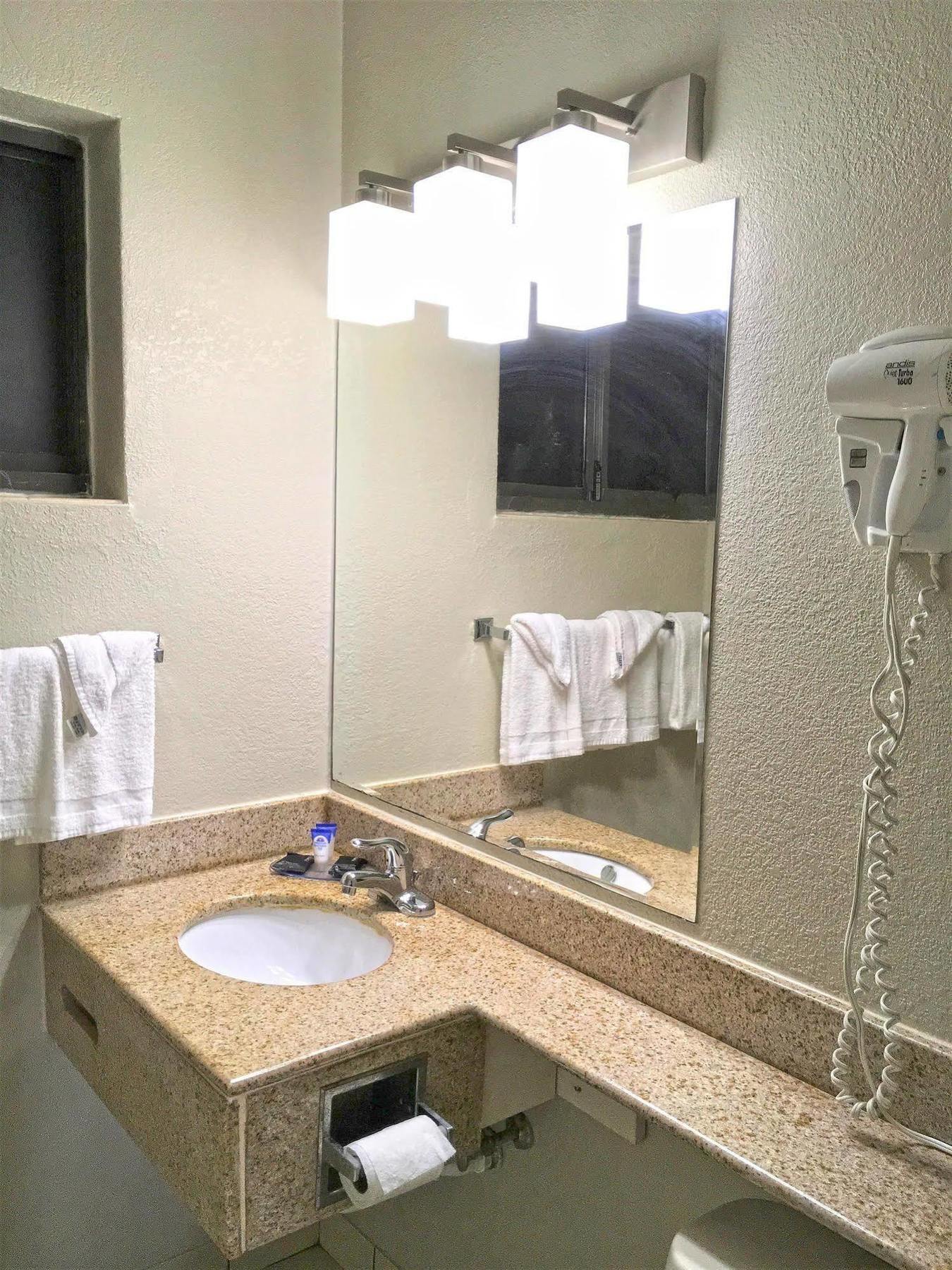 Executive Inn Schenectady Downtown Extérieur photo